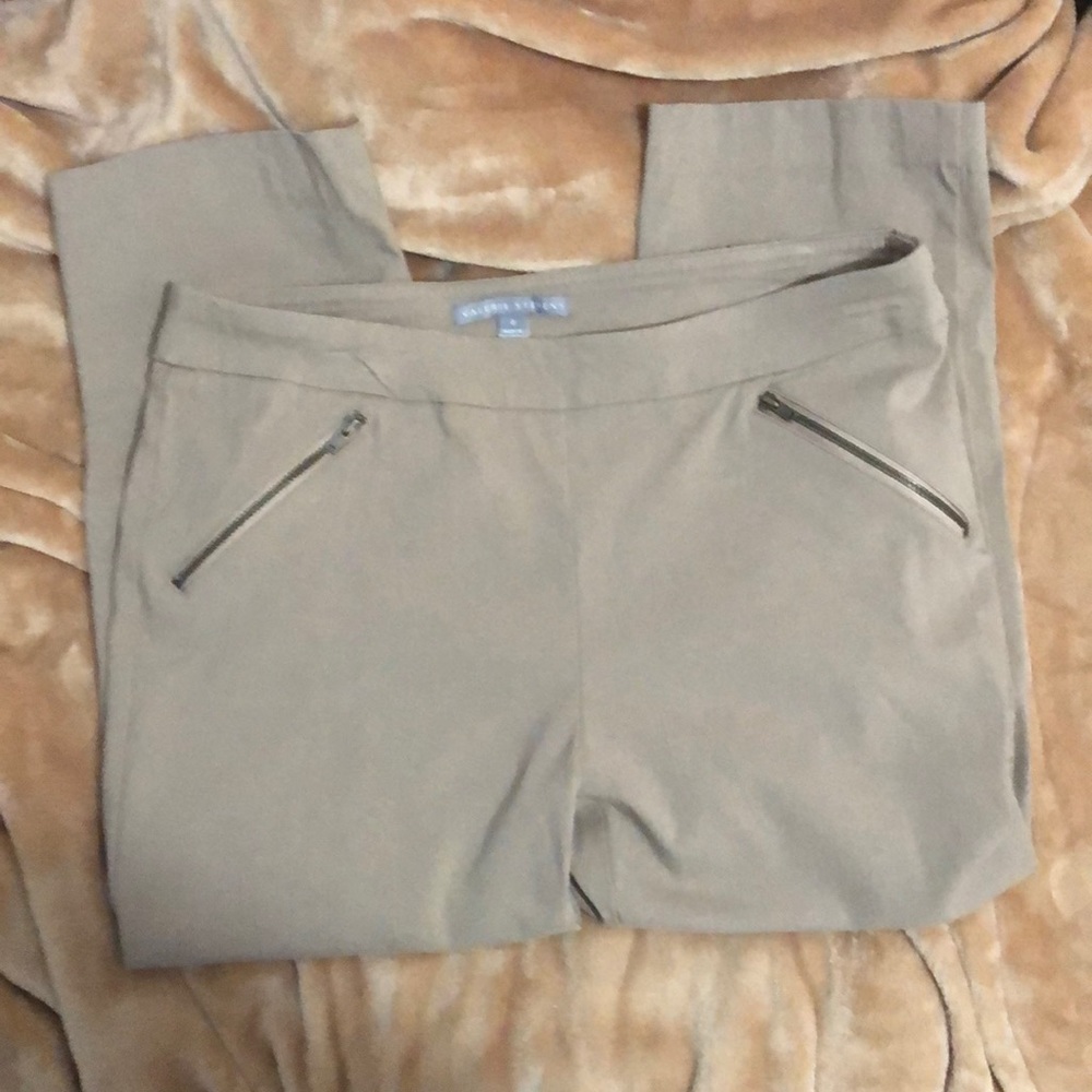 Valerie Stevens cropped tan pants